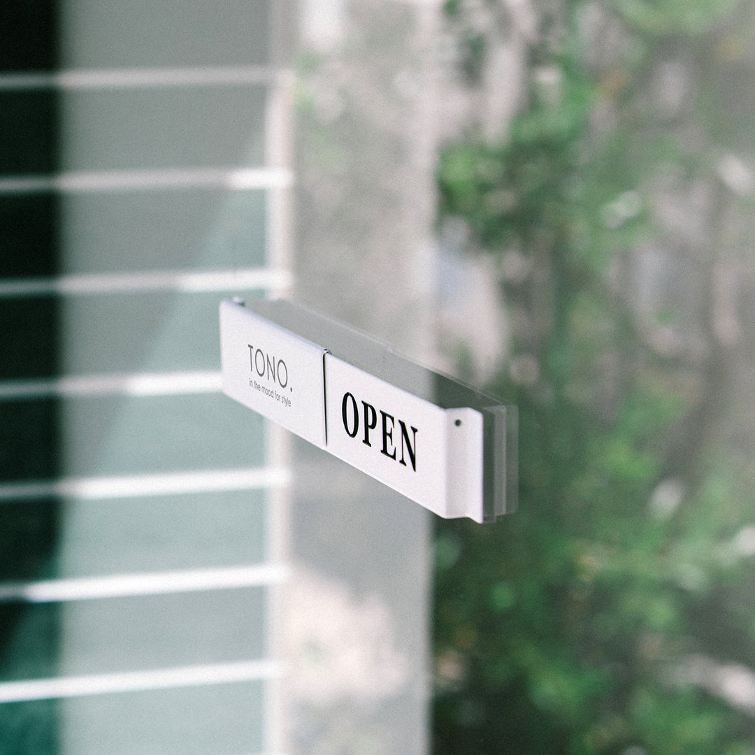 OPEN & CLOSED Wall Sign