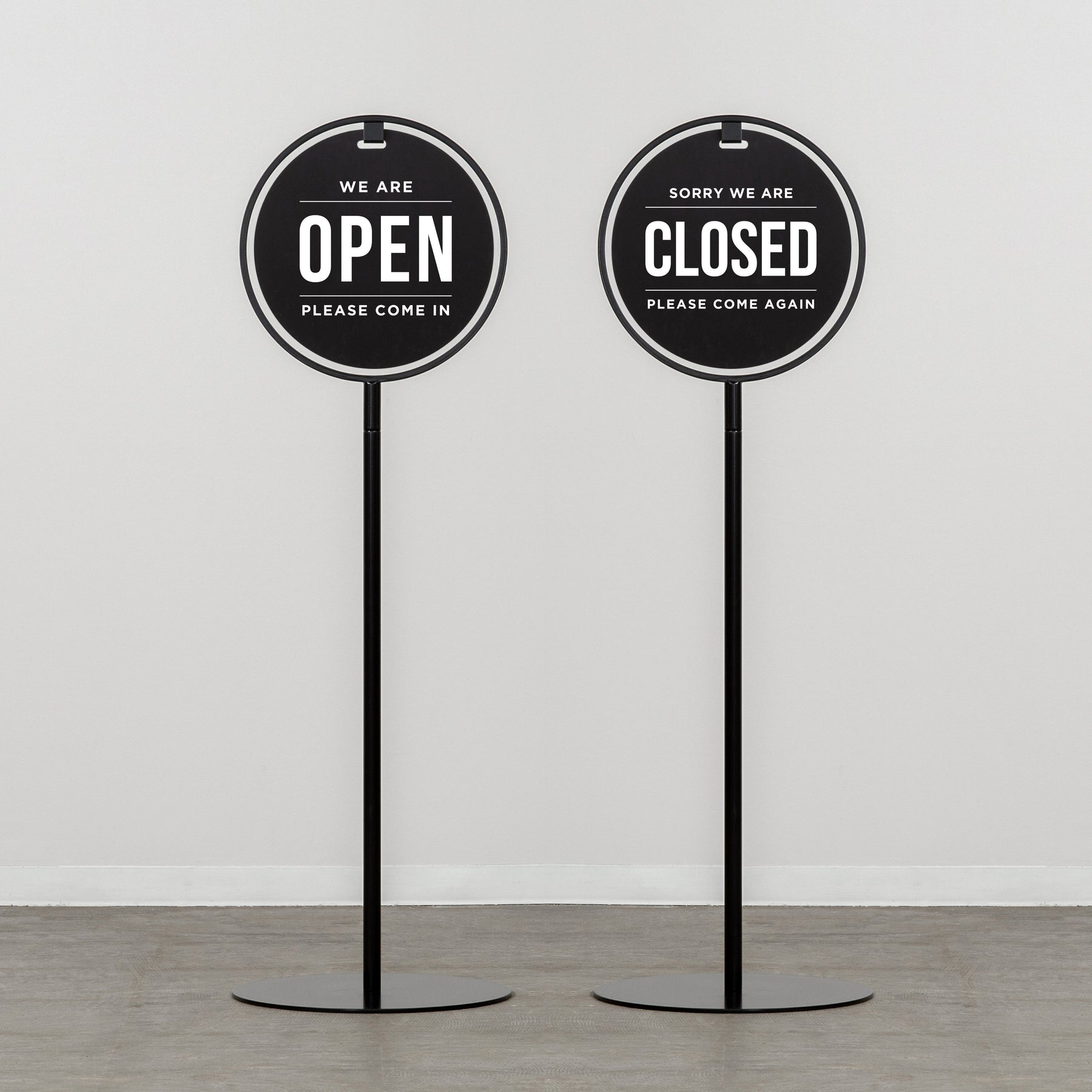 OPEN & CLOSED Round Frame Sidewalk Sign