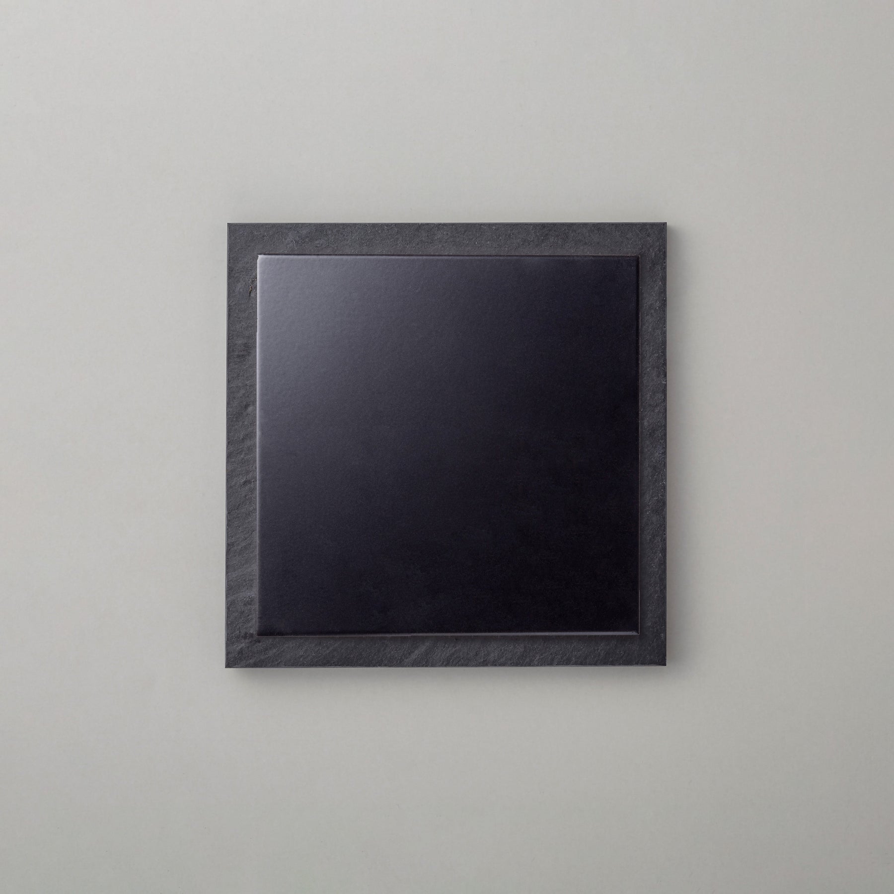 THE DOOR SIGN - Layering Materials