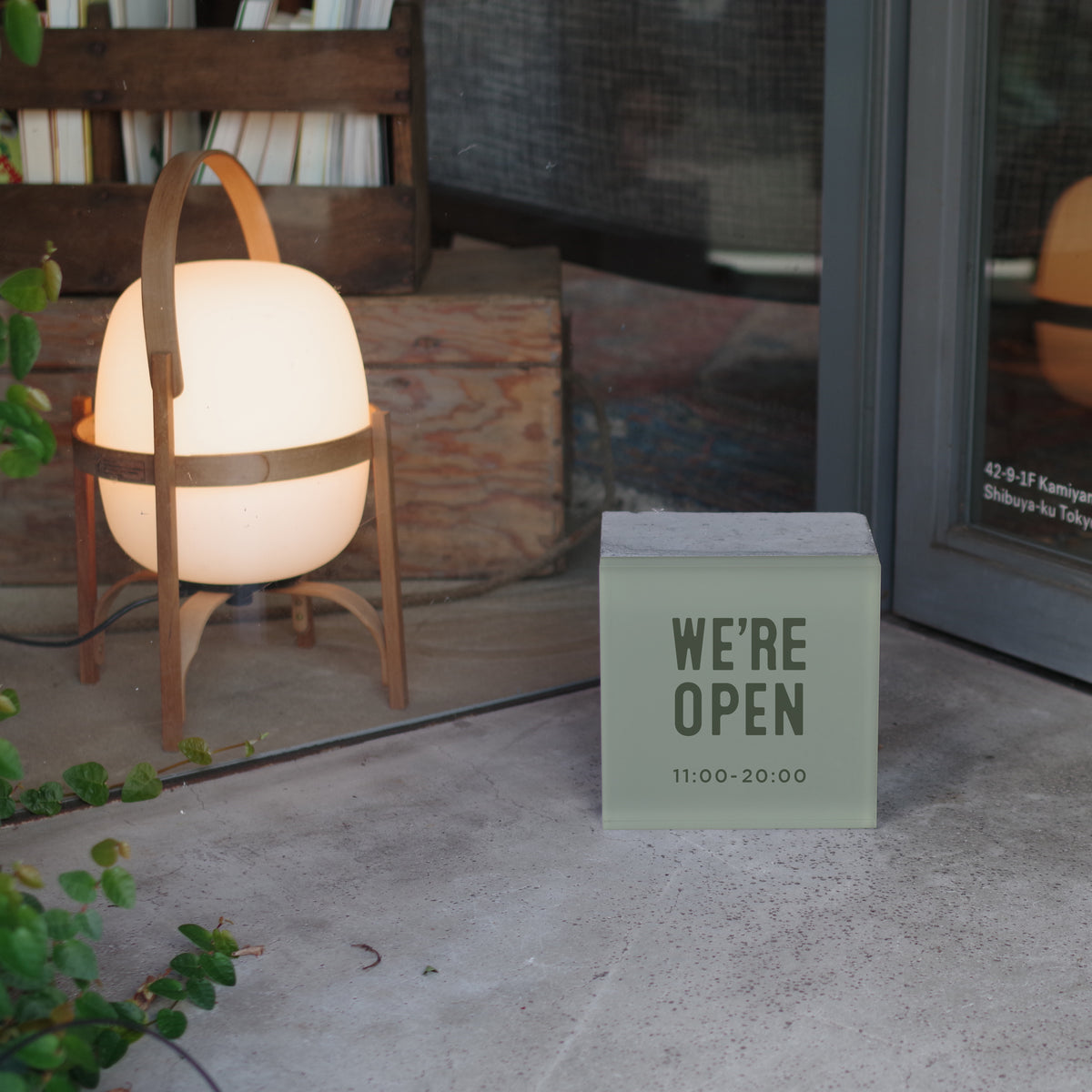 LUCENT BLOCK SIGN